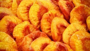 dried-peaches